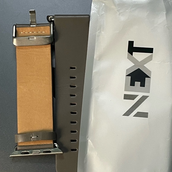 Brand new leather Apple Watch band - Picture 2 of 10